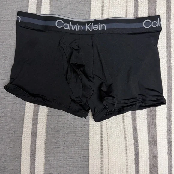 Calvin Klein Men's Black Boxer Brief Trunks with Gray Waistband - Picture 1 of 4